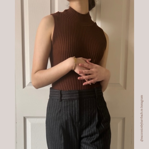 Burgundy Ribbed Sweater Tank Top with Collar by Ophelia Roe, Women’s size S - Picture 3 of 6